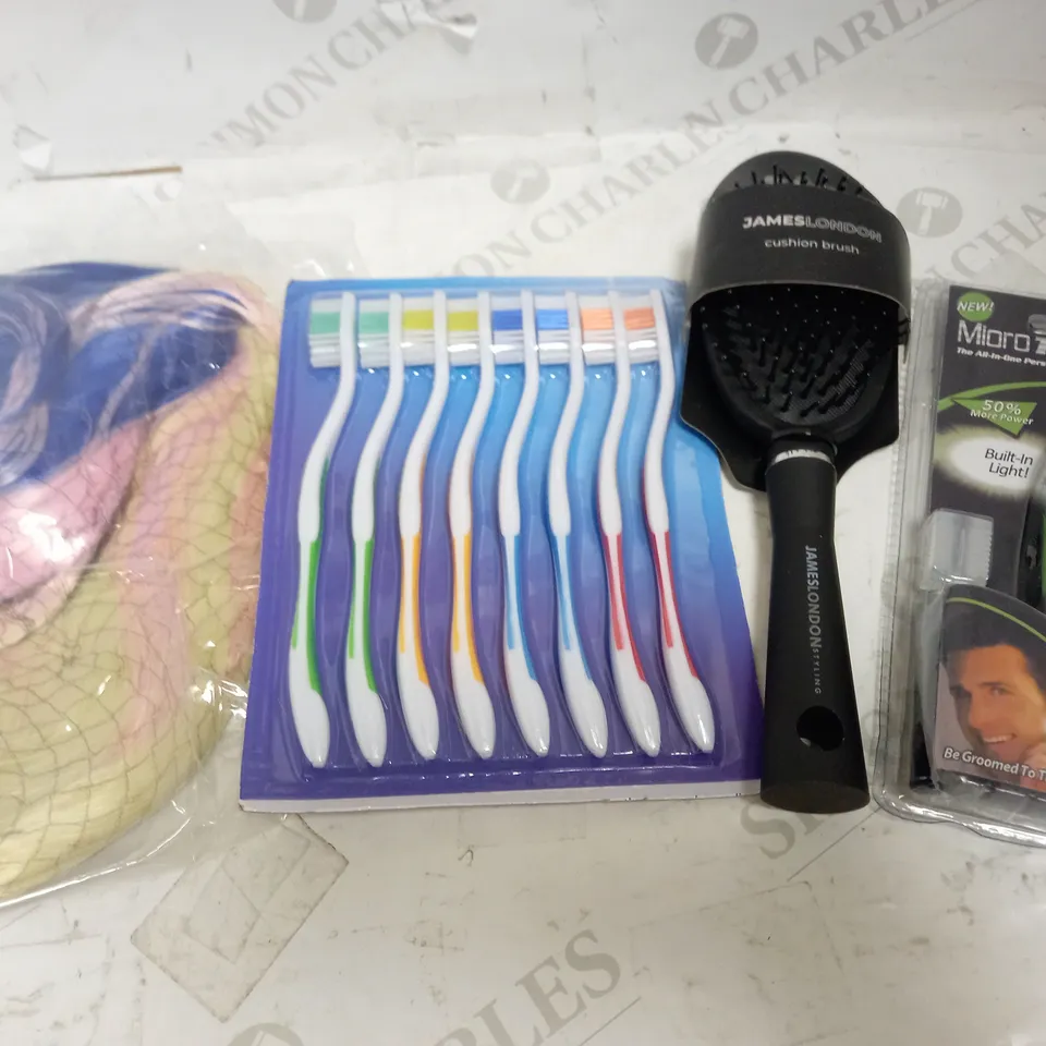 LOT OF APPROXIMATELY 15 ASSORTED HEALTH & BEAUTY ITEMS, TO INCLUDE WIGS, HAIRBRUSH, MICROTOUCH MAX, ETC