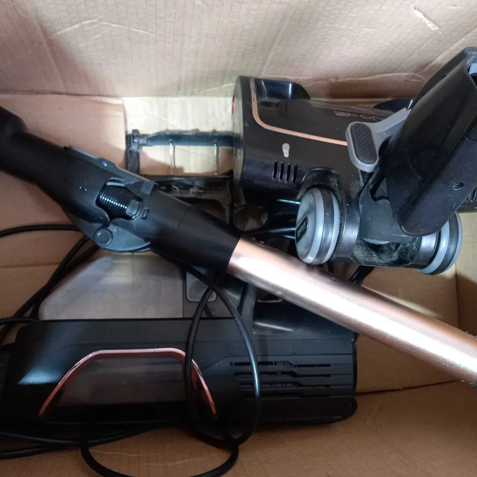 SHARK ANTI HAIR WRAP CORDED VACUUM