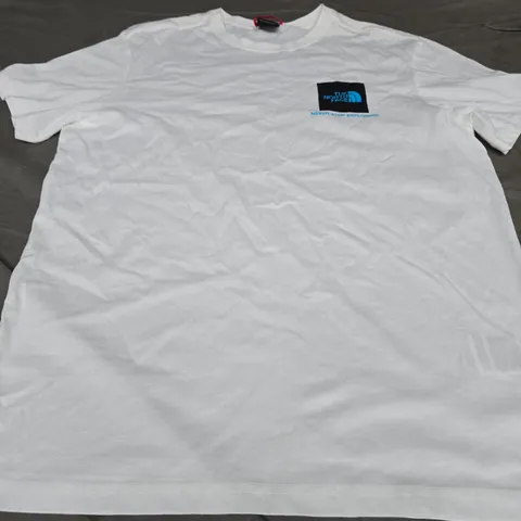 THE NORTH FACE LOGO T-SHIRT, WHITE - UK SIZE M