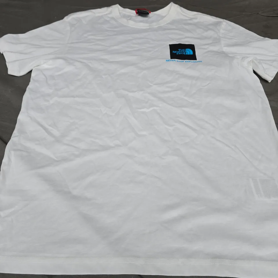 THE NORTH FACE LOGO T-SHIRT, WHITE - UK SIZE M