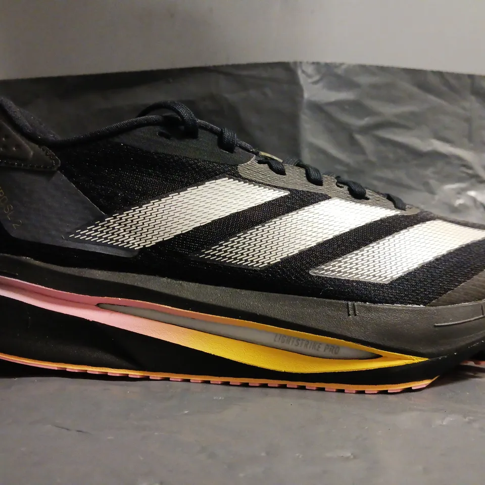 BOXED PAIR OF ADIDAS ADIZERO SL2 SHOES IN BLACK/WHITE/MULTI UK SIZE 4