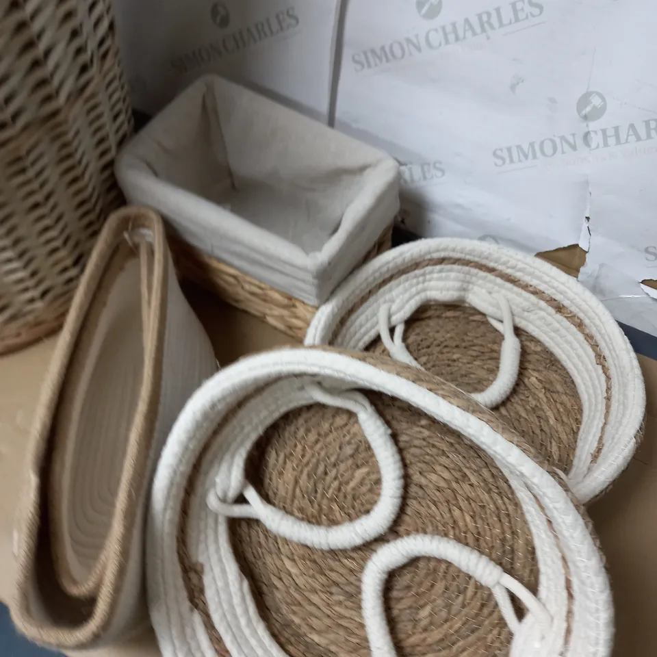 LOT OF 5 ASSORTED WICKER STYLE STORAGE ITEMS