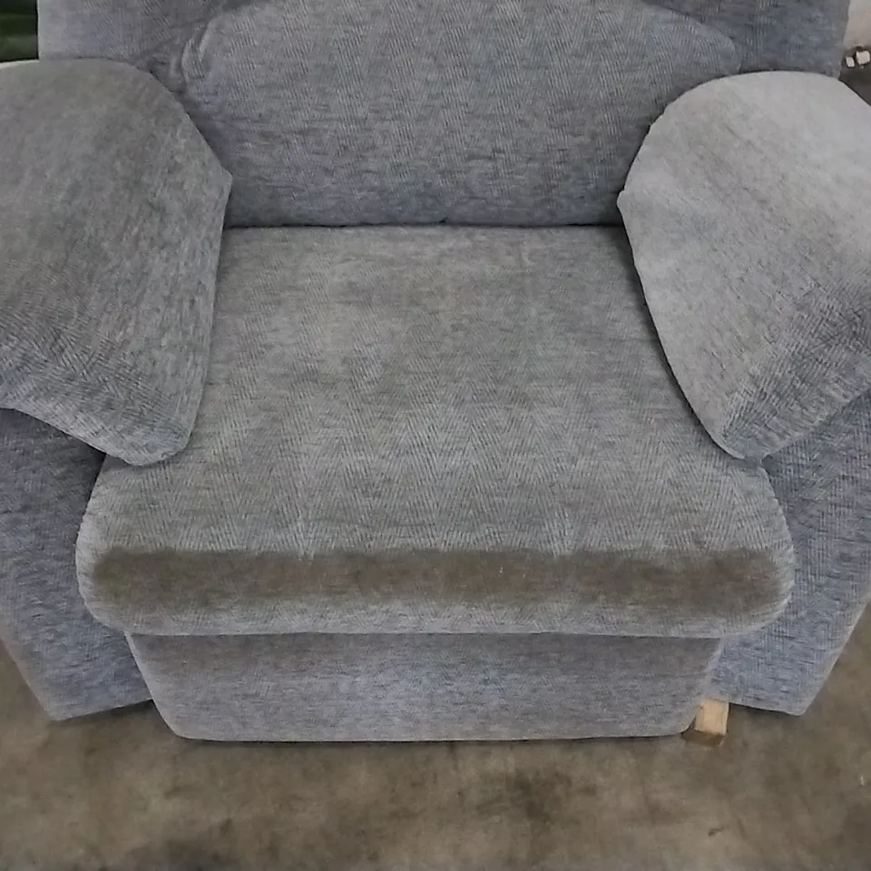 QUALITY BRITISH DESIGNED & MANUFACTURED G PLAN LIGHT GREY FABRIC ARMCHAIR