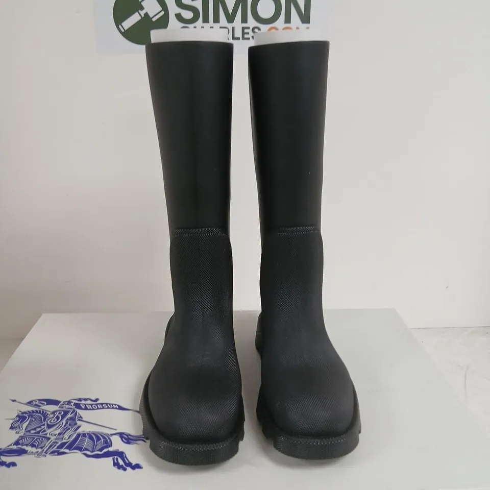 BURBERRY BLACK KNEE-HIGH BOOTS, UK 7 (EUR 41)