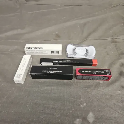 MAC LOT OF 6 ASSORTED COSMETIC PRODUCTS TO INCLUDE - BEAM LIQUID BLUSH IN STARLITE - MACXIMAL SATIN LIPSTICK IN CAPTIVE AUDIENCE - EYELASHES - ETC