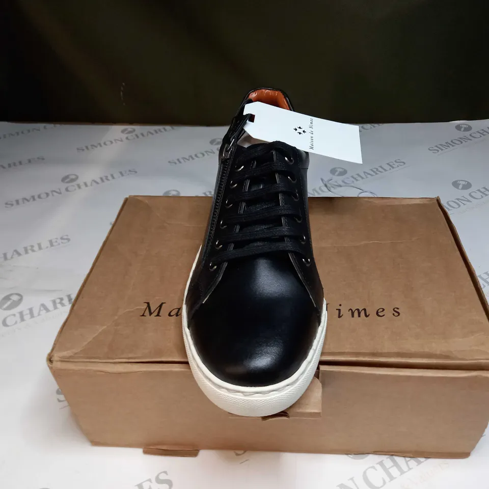 BOXED PAIR OF MAISON DE NIMES LEATHER ZIP SIDE TRAINERS IN BLACK - SIZE 8