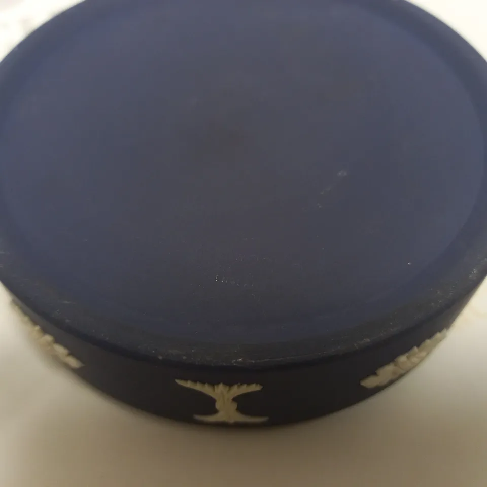WEDGWOOD SMALL CERAMIC DISH