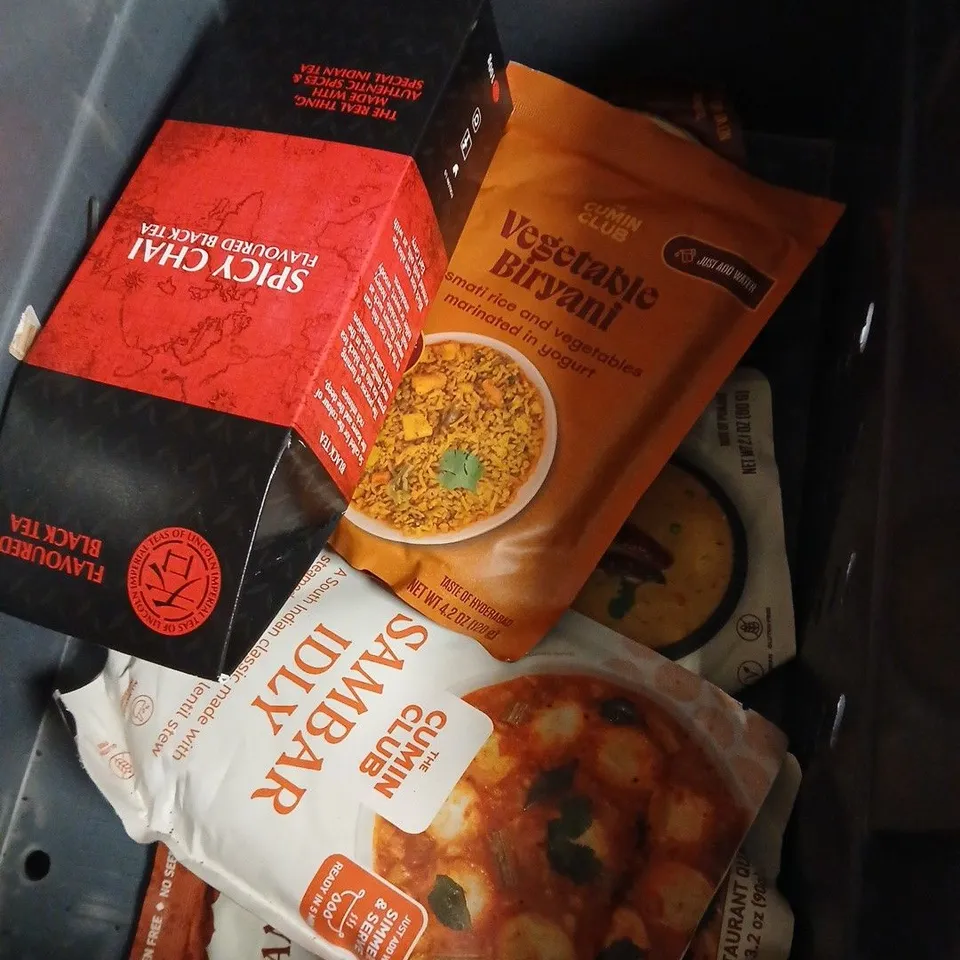 APPROXIMATELY 10 ASSORTED FOOD ITEMS INCLUDING EARL GREY LAVENDER TEA , VEGETABLE BIRYANI RICE AND LOUISANA LINGUINE RECIPE KIT