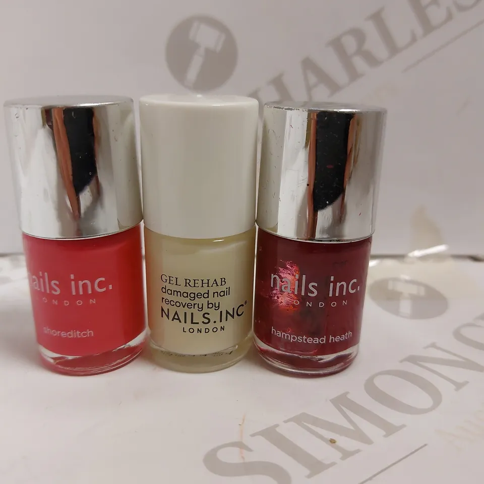 BOX OF APPROX 10 NAILS INC LONDON NAIL POLISHES IN ASSORTED COLOURS