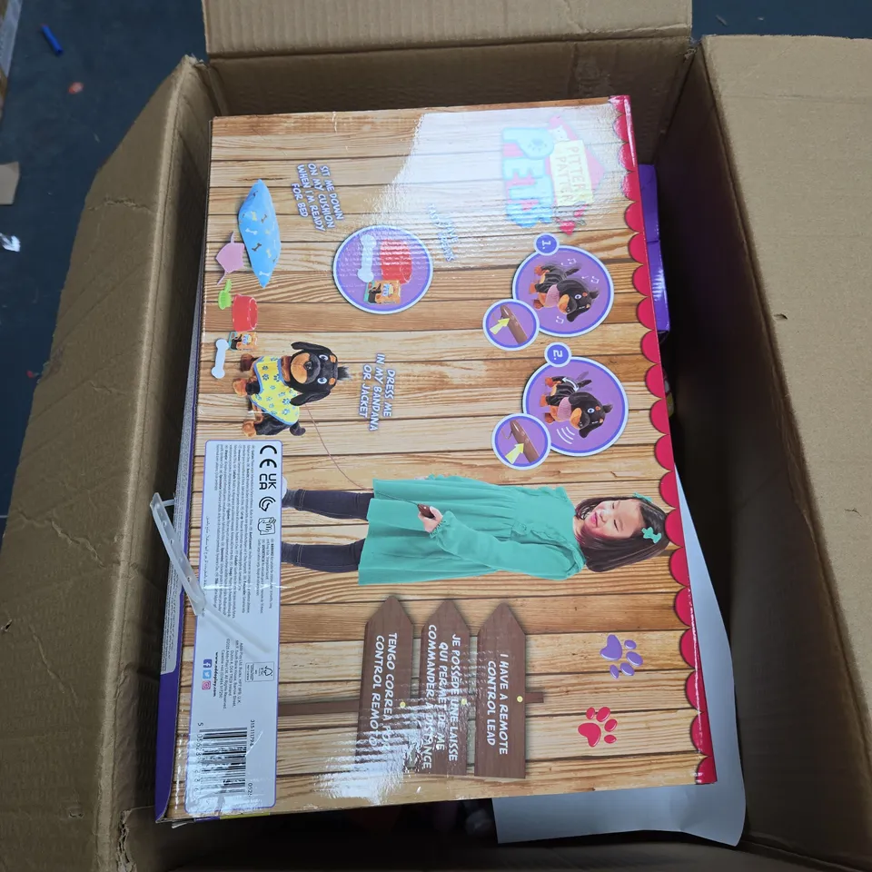 BOX OF APPROXIMATELY 10 ASSORTED TOYS INCLUDING PATTER PETS WALK ALONG PUPPY, WIGGLE WAGGLE DACHSHUND DELUXE AND SNUGGLE BUDDIES CUDDLE PANDA