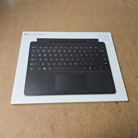 BOXED MICROSOFT SURFACE PRO SIGNATURE KEYBOARD