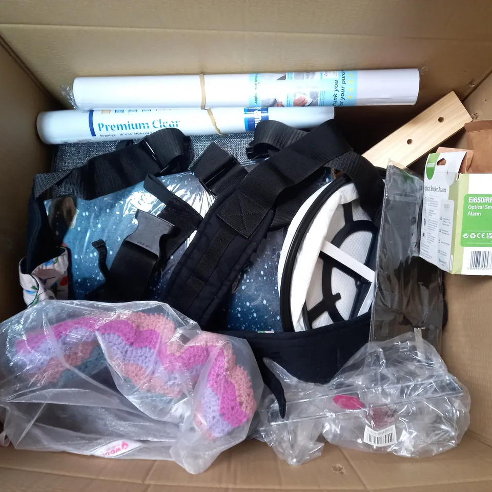 LOT OF ASSORTED ITEMS TO INCLUDE BEDS SHEET - CANDLE HOLDERS - SMOKE ALARM 