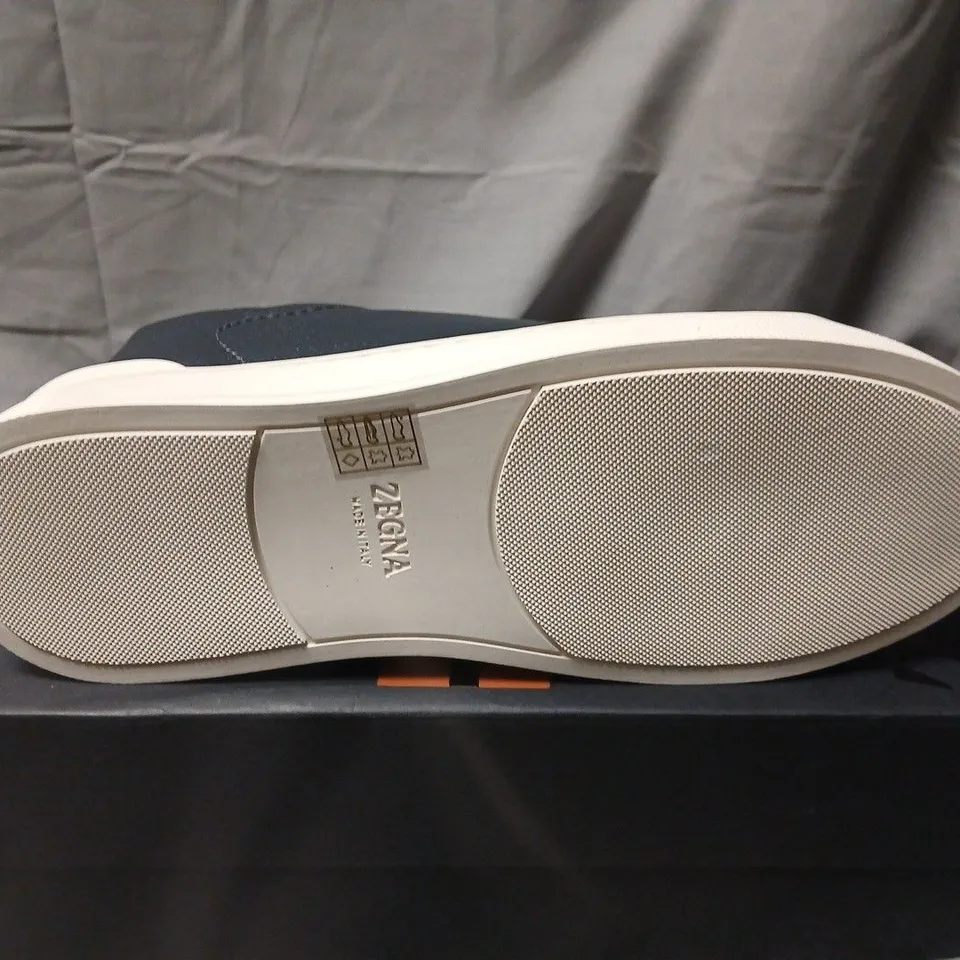 BOXED ZEGNA MEN'S LEATHER SNEAKER – NAVY, UK 9 (EU 43)