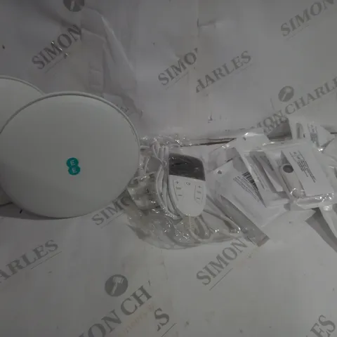 APPROXIMATELY 20 ASSORTED HOME ITEMS INCLUDING EE WIFI BOX, BLUETOOTH DOG COLLAR TAGS