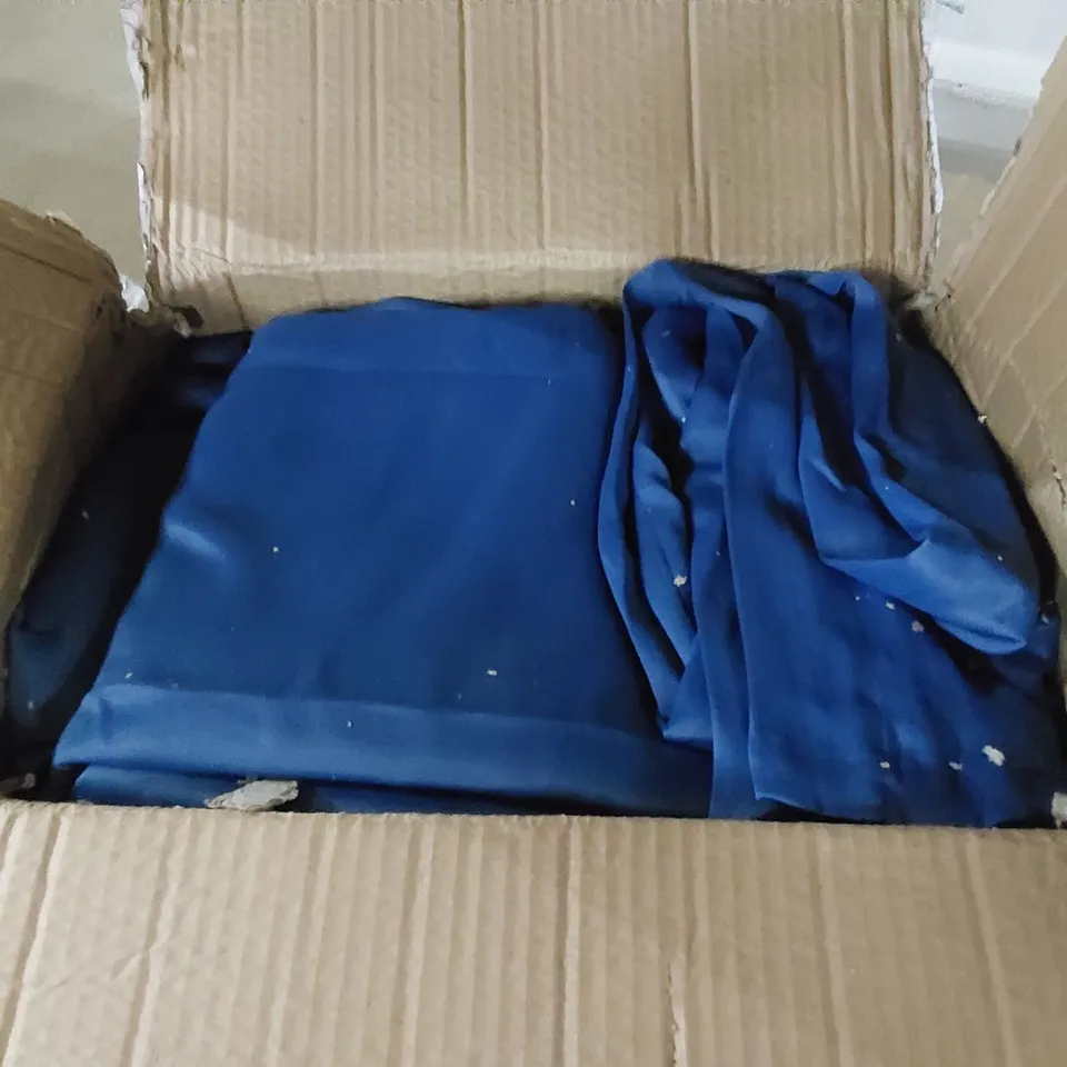 BOXED MALENE POLYESTER SHEER EYELET CURTAINS // SIZE UNSPECIFIED 