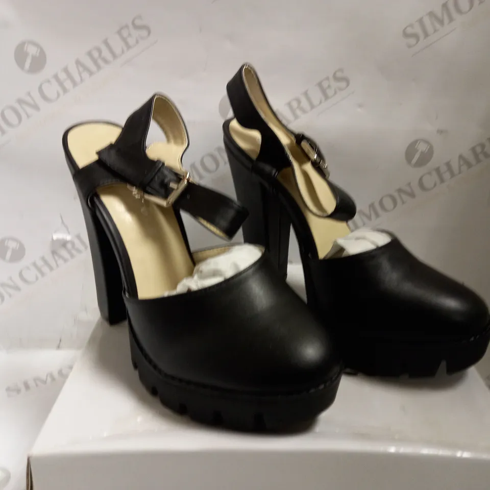 KOI COUTURE BLACK STRAP HIGH HEELS - SIZE 6