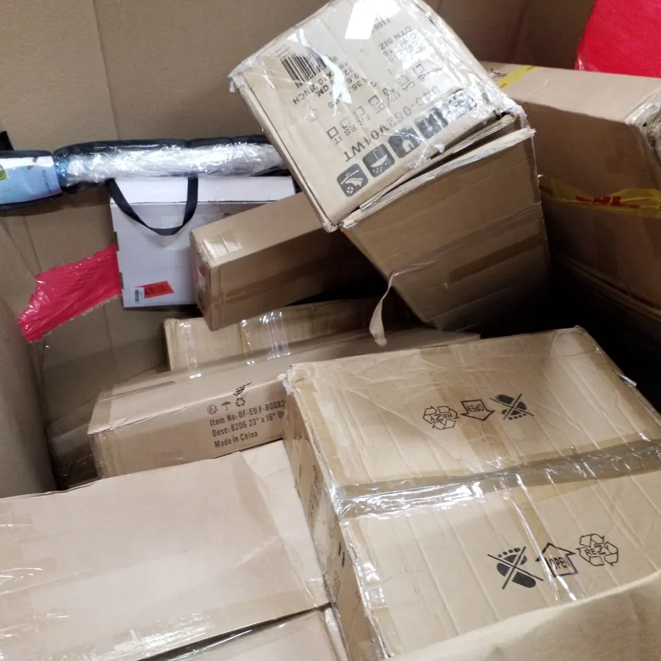 PALLET OF ASSORTED PRODUCTS INCLUDING MESH CHAIR, CEILING FAN LIGHT, 13L PARASOL BASE, END TABLE, GAMING CHAIR 