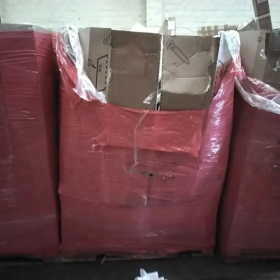 PALLET OF HOUSEHOLD ITEMS TO INCLUDE DRY WALL STILTS, RETRACTABLE BABY GATES, SHO RACKS AND BOOLANGA BAG ECT