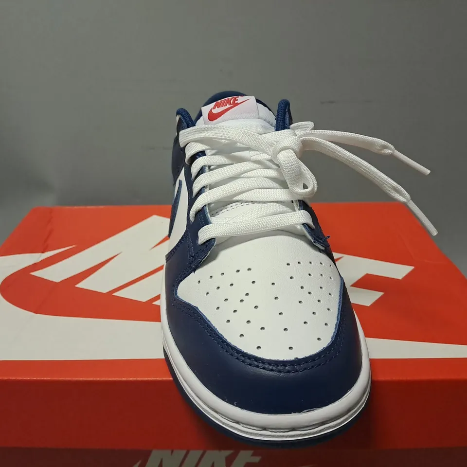 BOXED PAIR OF NIKE DUNK LOW RETRO IN BLUE & WHITE - UK 7