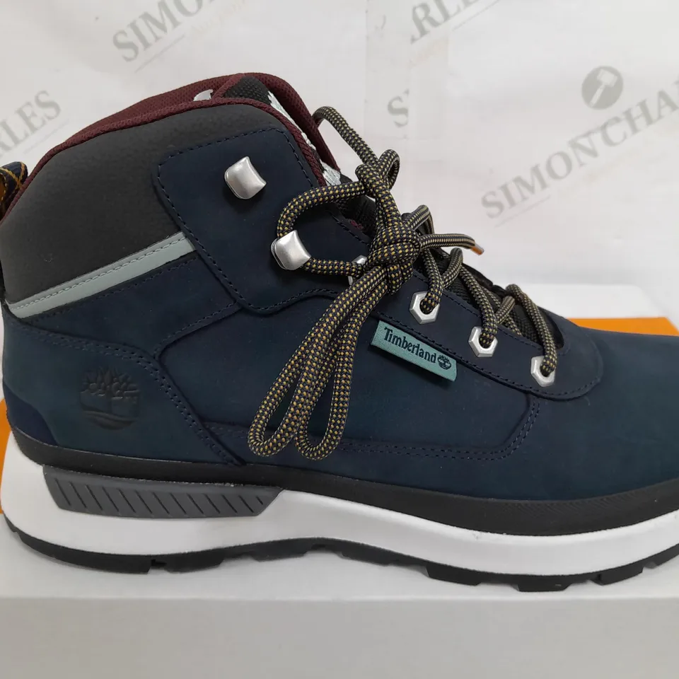 BOXED PAIR OF TIMBERLAND FIELD TREKKER MID BOOTS IN NAVY - UK 9