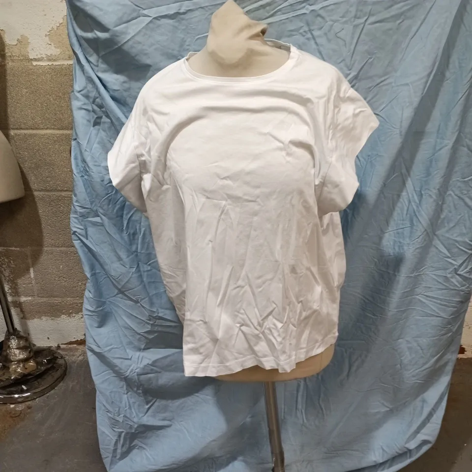 COUNTRY ROAD WHITE T-SHIRT – UK SIZE S 