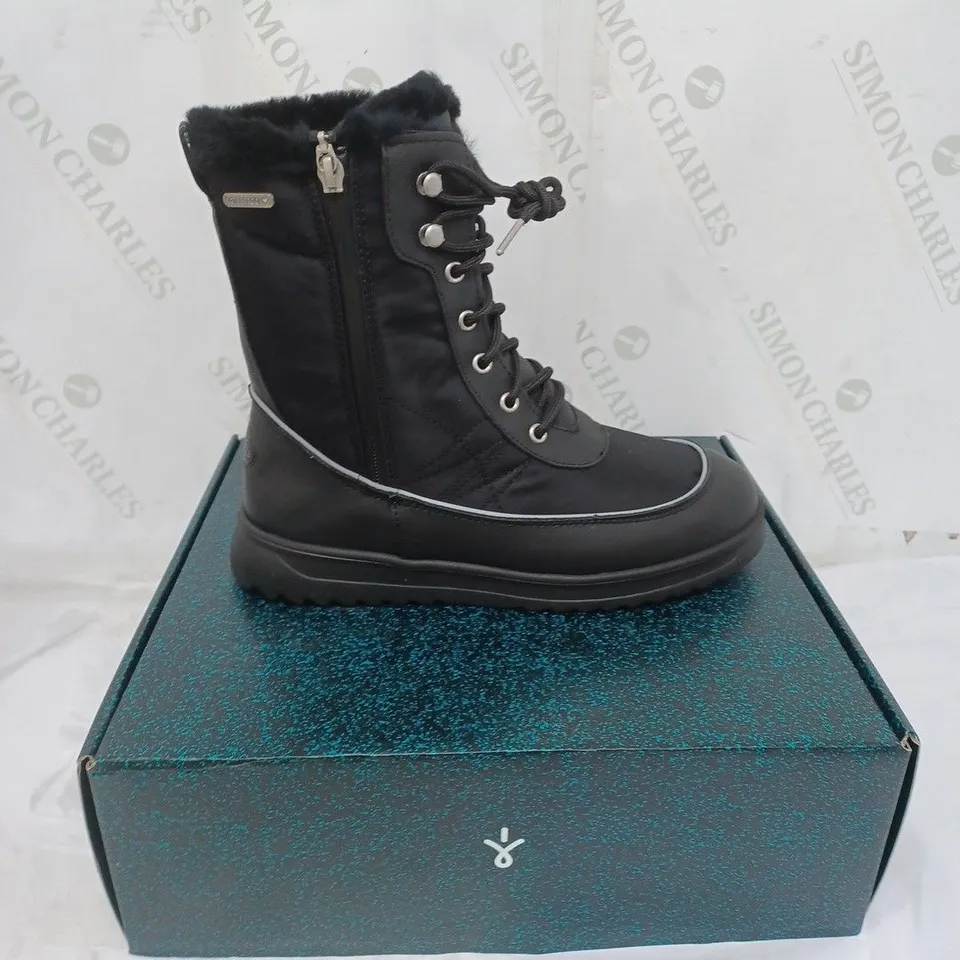 BOXED EMU AUSTRALIA LADIES SNOWY WATERPROOF WITH REFLECTIVE TRIM BOOTS BLACK SIZE 9