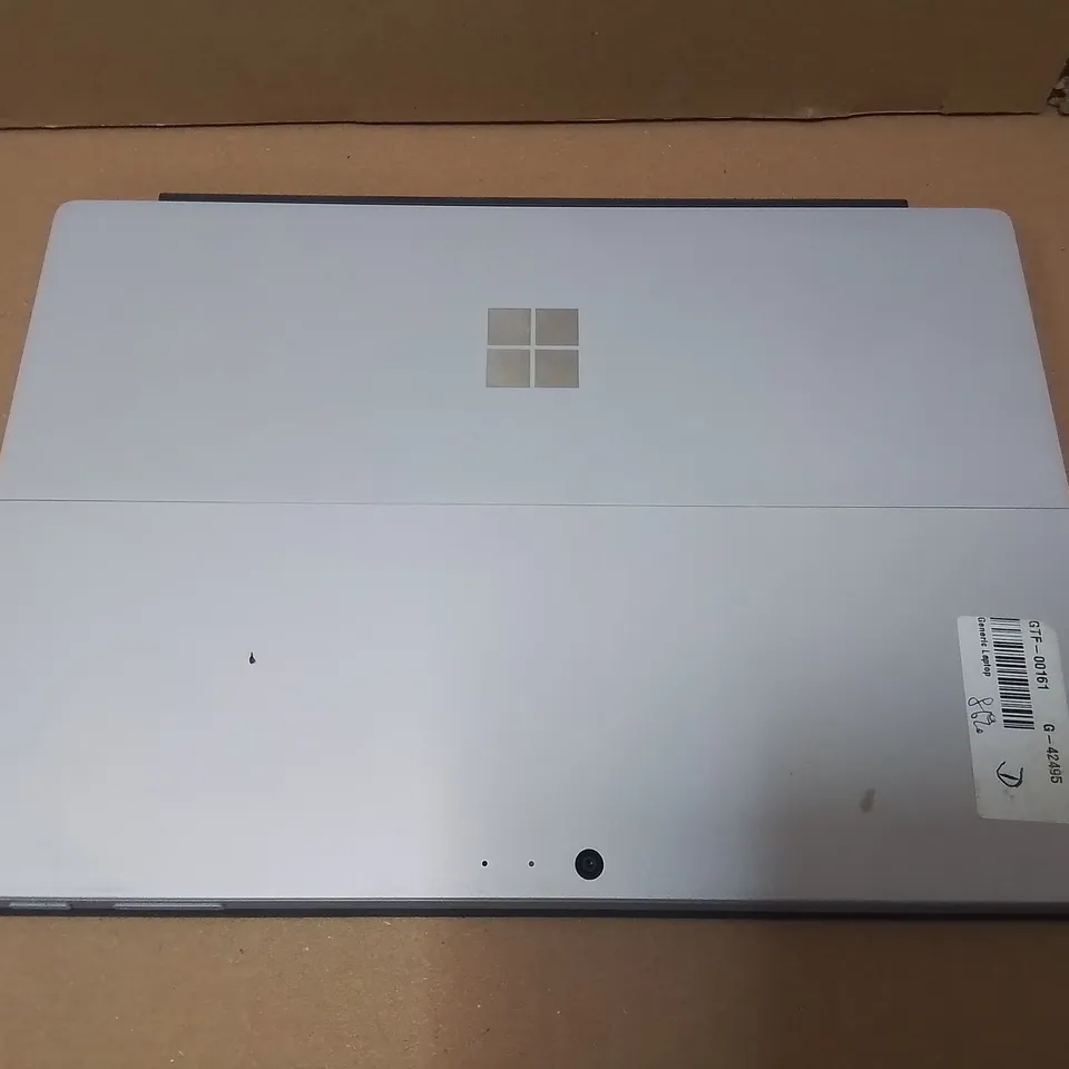 UNBOXED MICROSOFT SURFACE 4 256 GB WITH DETACHABLE KEYBOARD 