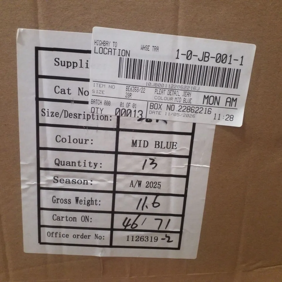 BOX CONTAINING APPROXIMATELY 13 BRAND NEW SIMPLY BE MID BLUE PLEAT DETAIL WIDE LEG JEANS - SIZE 28R