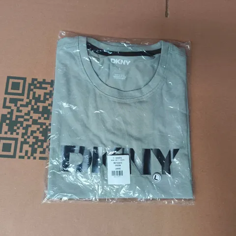 BAGGED DKNY T-SHIRT IN GREEN SIZE LARGE