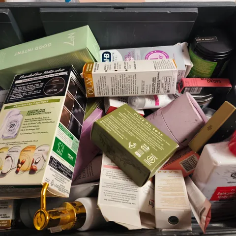 APPROXIMATELY 15 ASSORTED HEALTH & BEAUTY PRODUCTS