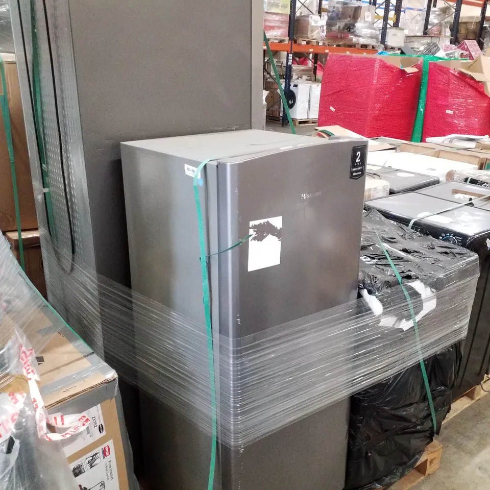 PALLET CONTAINING APPROXIMATELY 4 RAW ELECTRICAL ITEMS TO INCLUDE: