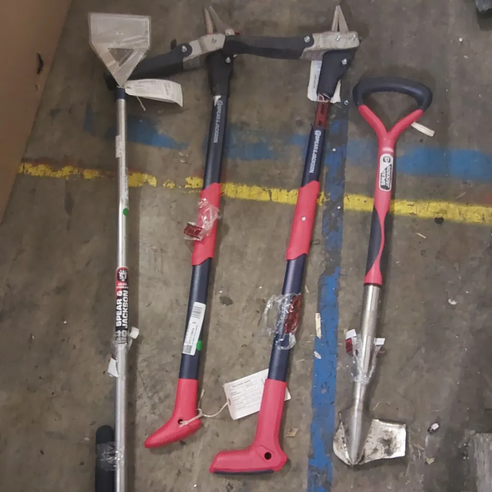 BOX CONTAINING ASSORTED SPEAR & JACKSON TOOLS