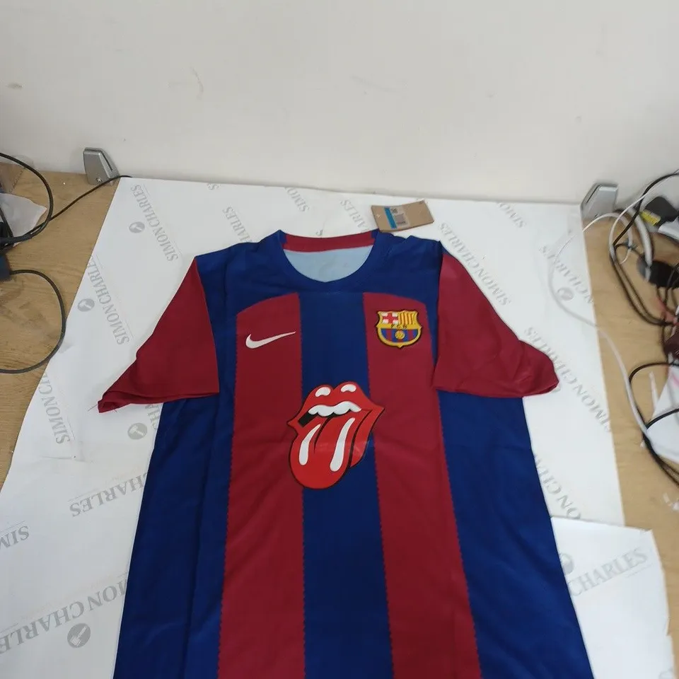 BARCALONA SHIRT - MEDIUM