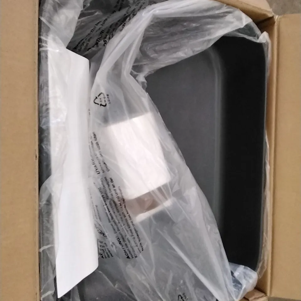 BOXED TAKAPO CERAMIC COUNTERTOP BASIN