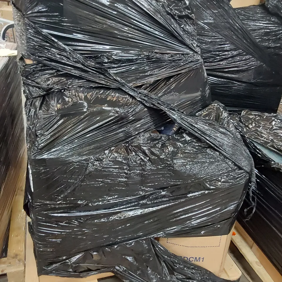 PALLET OF APPROXIMATELY 107 ITEMS OF ASSORTED BRAND NEW CLOTHING AND ACCESSORIES TO INCLUDE;