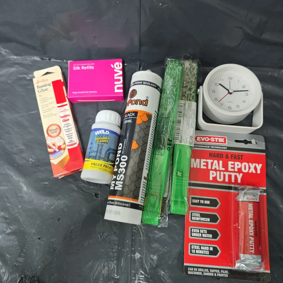 APPROXIMATELY 15 ASSORTED HOUSEHOLD PRODUCTS TO INCLUDE EPOXY PUTTY, DRAIN CLEANER, TABLE CLOCK ETC 