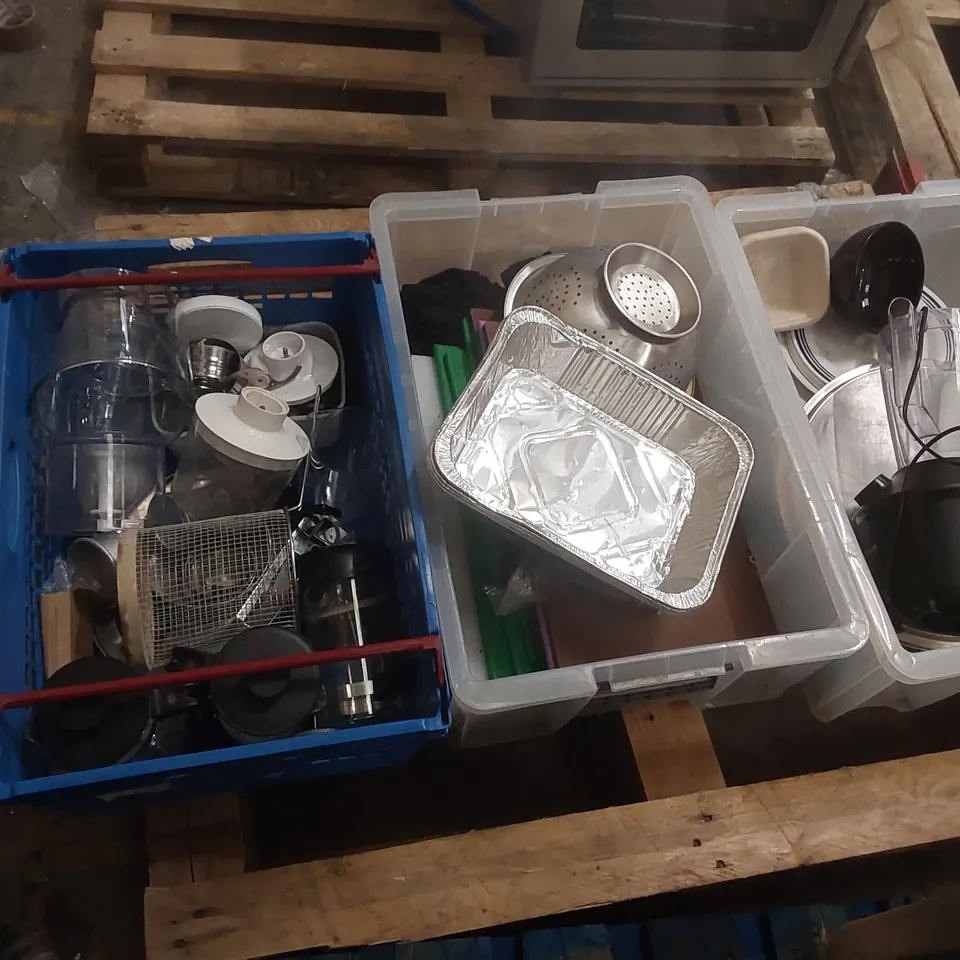 PALLET CONTAINING A LARGE QUANTITY OF ASSORTED CATERING ITEMS ECT