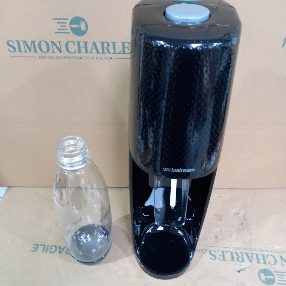 SODASTREAM SPIRIT SPARKLING WATER MAKER 