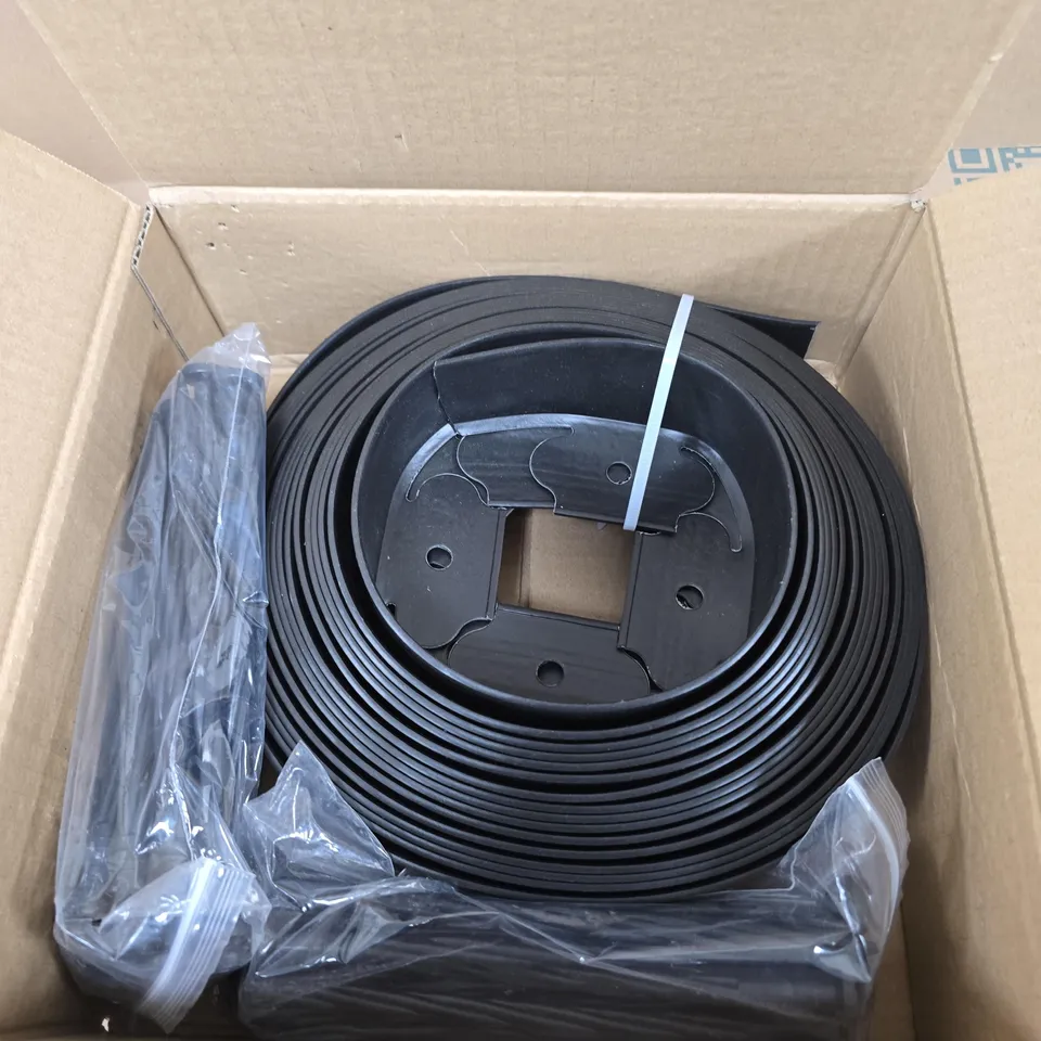 FLEXIBLE GARDEN EDGING SET 