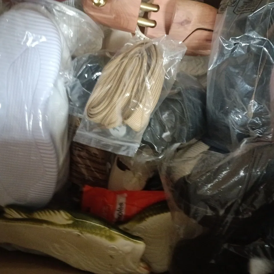 BOX OF APPROXIMATELY 15 ASSORTED PAIRS OF SHOES AND FOOTWEAR ITEMS IN VARIOUS COLOURS, STYLES, AND SIZES - COLLECTION ONLY
