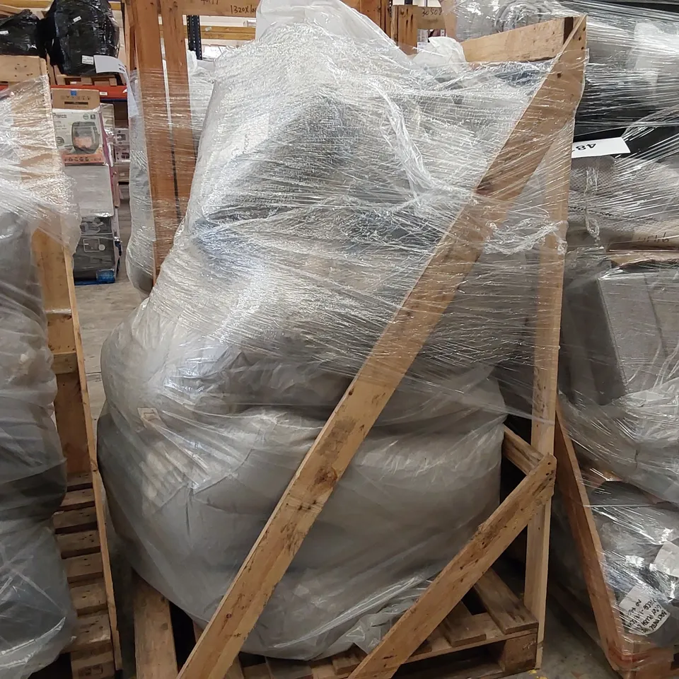 PALLET OF ASSORTED SOFA PARTS AND CUSHIONS 