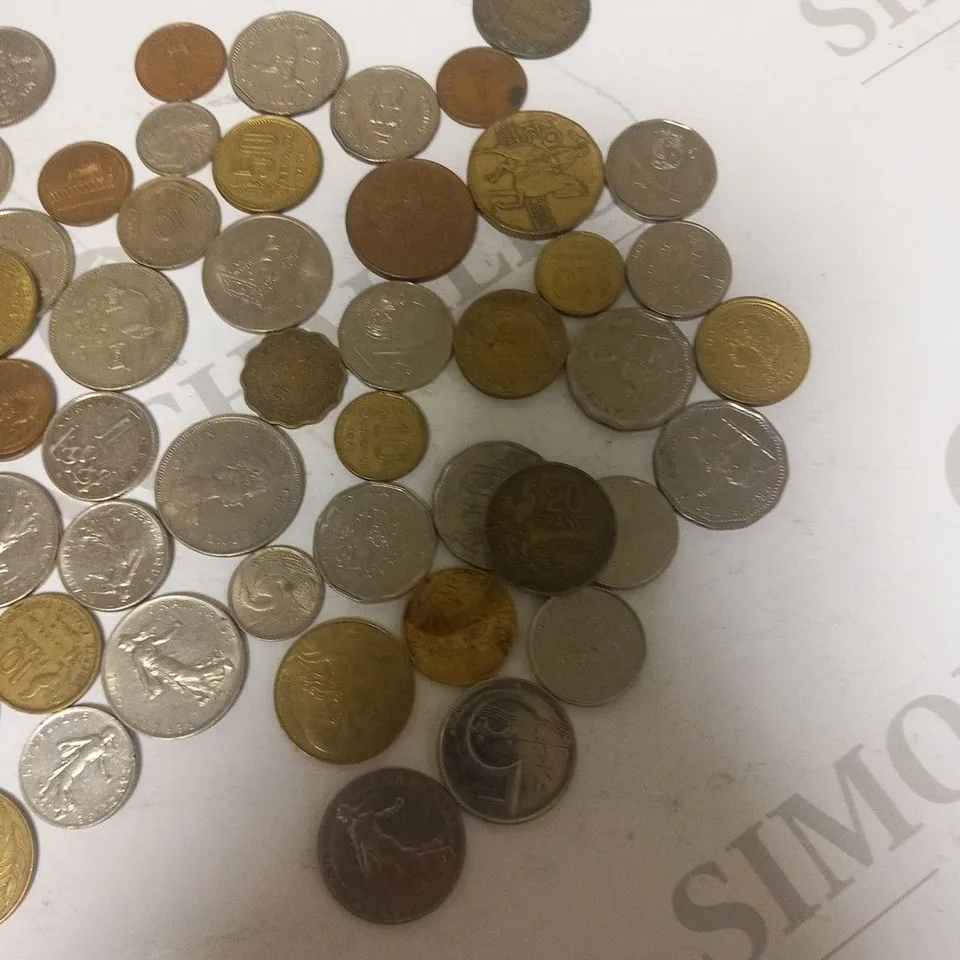 LARGE COLLECTION OF ASSORTED COINS FORM ACCROSS THE WORLD TO INCLUDE; COLLECTIONS OF ASIAN, CANADIAN, ARGETINIAN, CESKA REPUBLIRA, SWISS FRANK AND REPUBLIQUE FRANCAISE