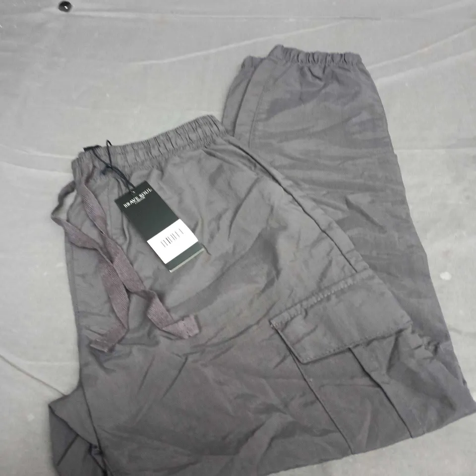 BRAVE SOUL LONDON MEN'S DARK GREY TROUSERS – SIZE 30