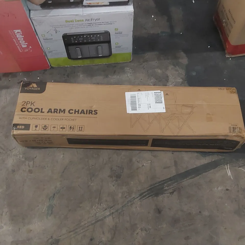 BOXED PAIR OF VOYAGER COOLER POCKET CAMPING CHAIRS 