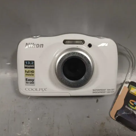 NIKON COOLPIX W100 CAMERA