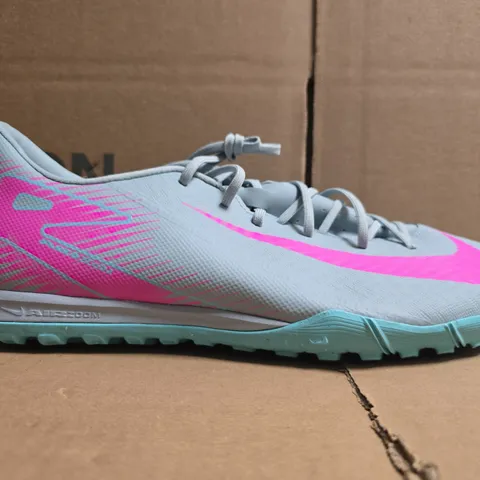PAIR OF NIKE AIR ZOOM TRAINERS IN BLUE/PINK SIZE UK 11