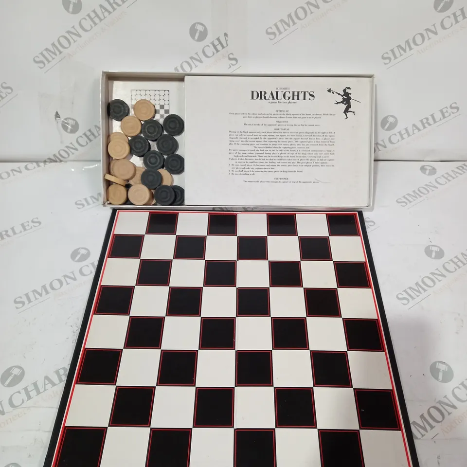 WHSMITH DRAUGHTS SET