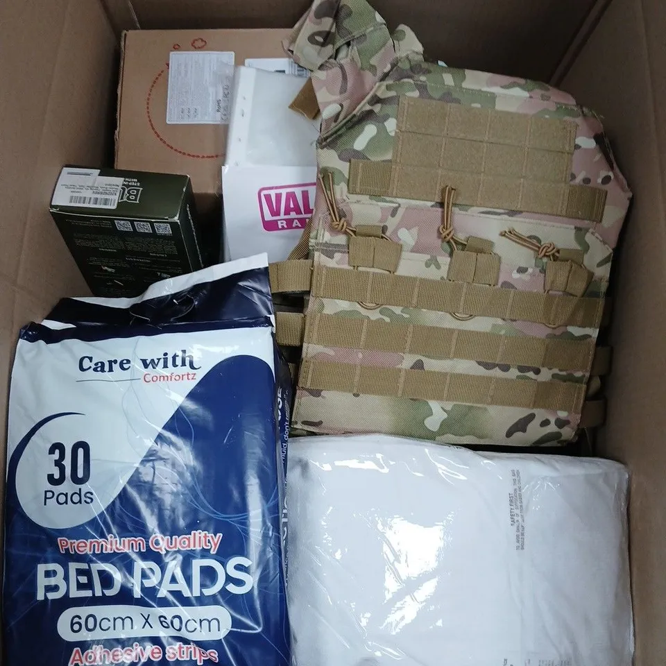 BOX OF APPROXIMATELY 15 ASSORTED HOUSEHOLD ITEMS TO INCLUDE BED PADS, WINE GLASSES AND OUTDOOR LIGHTS