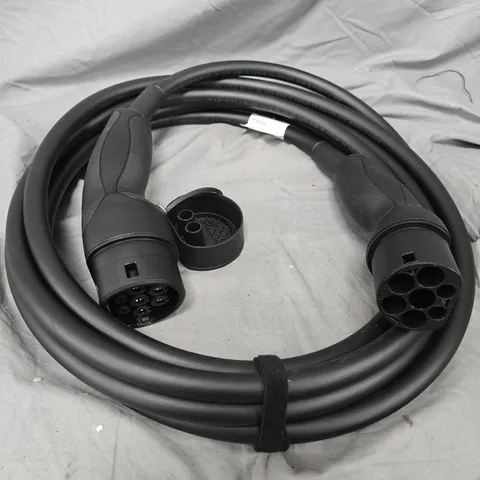 EV CHARGING CABLE – TYPE 2 TO TYPE 2, 7-PIN CONNECTORS