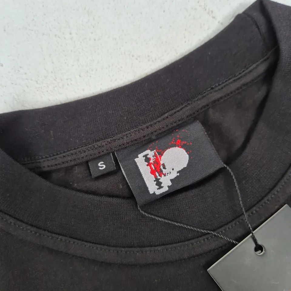 Black T-shirt with 'I GORE' graphic and '#dismembered' motif – UK Small